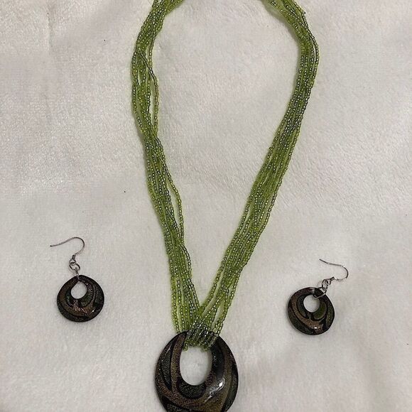 ‎Glass Pendant Necklace with Earrings Set - Picture 2 of 10